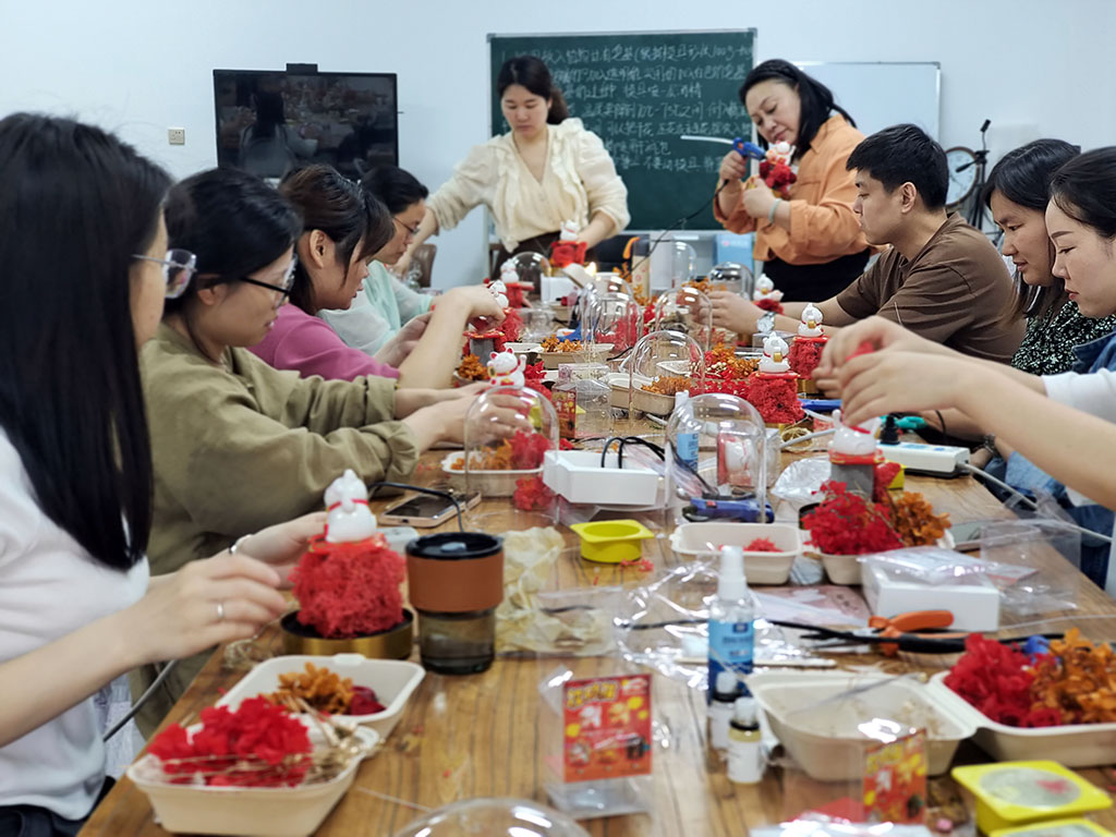 博思花艺婚庆教育，婚庆培训，花艺培训，插花培训，花艺师培训，主持人培训，商务主持人培训，花店运营培训，花店全系统营销，小白开花店，小白学主持，金玺棠婚庆酒店，金玺棠总部，郑州金麻雀教育科技有限公司