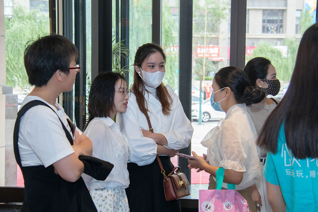 博思花艺婚庆教育，婚庆培训，花艺培训，插花培训，花艺师培训，主持人培训，商务主持人培训，花店运营培训，花店全系统营销，小白开花店，小白学主持，金玺棠婚庆酒店，金玺棠总部，郑州金麻雀教育科技有限公司
