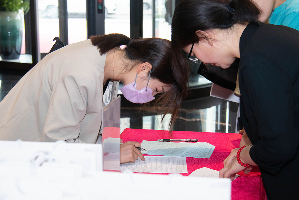 博思花艺婚庆教育，婚庆培训，花艺培训，插花培训，花艺师培训，主持人培训，商务主持人培训，花店运营培训，花店全系统营销，小白开花店，小白学主持，金玺棠婚庆酒店，金玺棠总部，郑州金麻雀教育科技有限公司