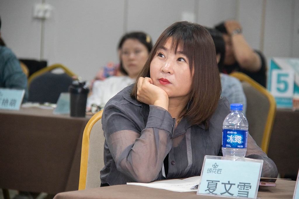 博思花艺婚庆教育，婚庆培训，花艺培训，插花培训，花艺师培训，主持人培训，商务主持人培训，花店运营培训，花店全系统营销，小白开花店，小白学主持，金玺棠婚庆酒店，金玺棠总部，郑州金麻雀教育科技有限公司