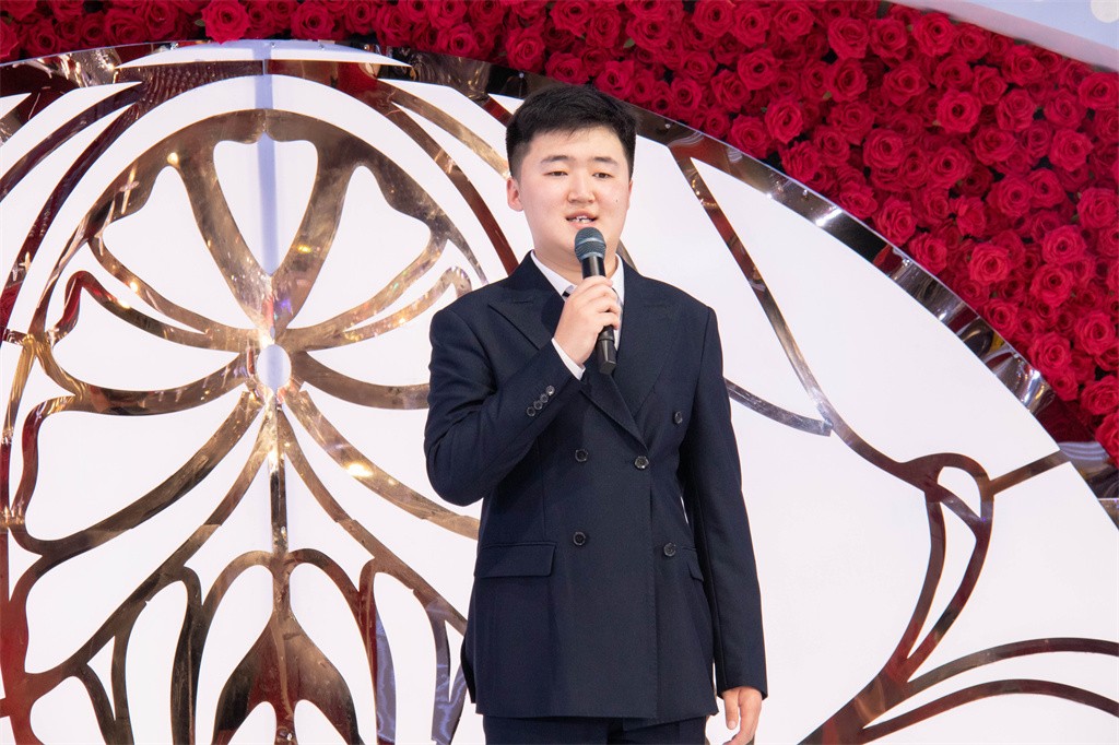 博思花艺婚庆教育，婚庆培训，花艺培训，插花培训，花艺师培训，主持人培训，商务主持人培训，花店运营培训，花店全系统营销，小白开花店，小白学主持，金玺棠婚庆酒店，金玺棠总部，郑州金麻雀教育科技有限公司