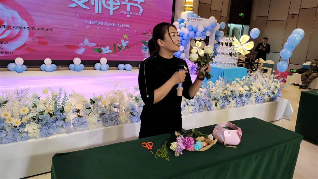 博思花艺婚庆教育,婚庆培训,花艺培训,插花培训,花艺师培训,主持人培训,商务主持人培训,花店运营培训,花店全系统营销,小白开花店,小白学主持,金玺棠婚庆酒店,金玺棠总部,郑州金麻雀教育科技有限公司 博思花艺婚庆教育,婚庆培训,花艺培训,插花培训,花艺师培训,主持人培训,商务主持人培训,花店运营培训,花店全系统营销,小白开花店,小白学主持,金玺棠婚庆酒店,金玺棠总部,郑州金麻雀教育科技有限公司