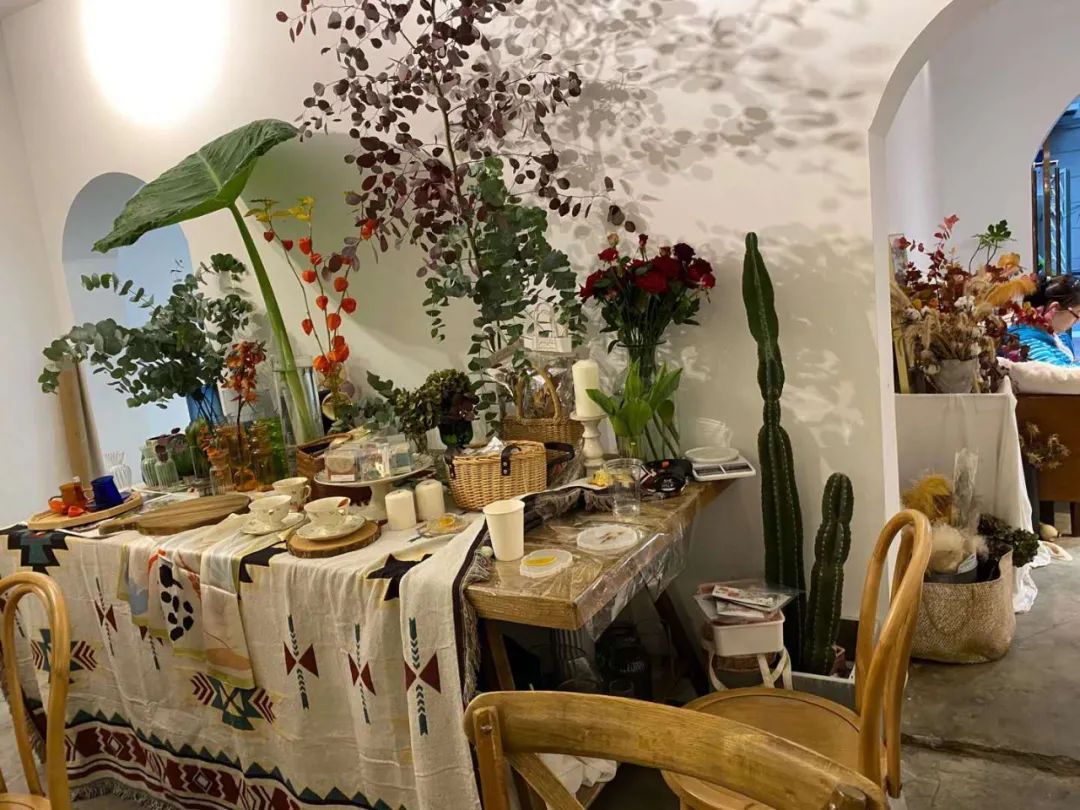 博思花艺婚庆教育,婚庆培训,花艺培训,插花培训,花艺师培训,主持人培训,商务主持人培训,花店运营培训,花店全系统营销,小白开花店,小白学主持,金玺棠婚庆酒店,金玺棠总部,郑州金麻雀教育科技有限公司 博思花艺婚庆教育,婚庆培训,花艺培训,插花培训,花艺师培训,主持人培训,商务主持人培训,花店运营培训,花店全系统营销,小白开花店,小白学主持,金玺棠婚庆酒店,金玺棠总部,郑州金麻雀教育科技有限公司