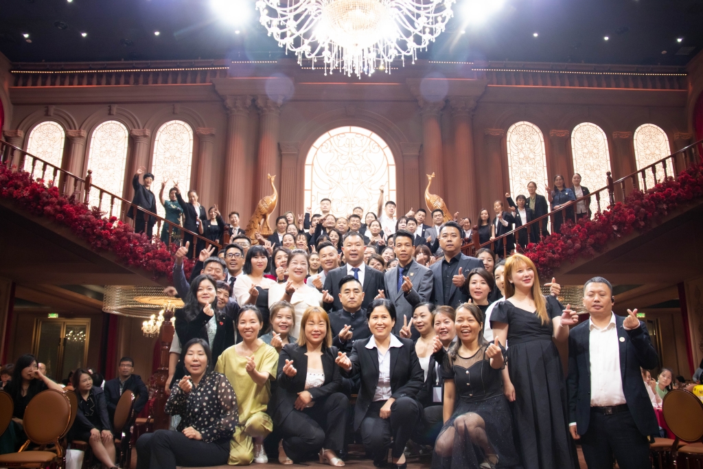 博思花艺婚庆教育,婚庆培训,花艺培训,插花培训,花艺师培训,主持人培训,商务主持人培训,花店运营培训,花店全系统营销,小白开花店,小白学主持,金玺棠婚庆酒店,金玺棠总部,郑州金麻雀教育科技有限公司 博思花艺婚庆教育,婚庆培训,花艺培训,插花培训,花艺师培训,主持人培训,商务主持人培训,花店运营培训,花店全系统营销,小白开花店,小白学主持,金玺棠婚庆酒店,金玺棠总部,郑州金麻雀教育科技有限公司