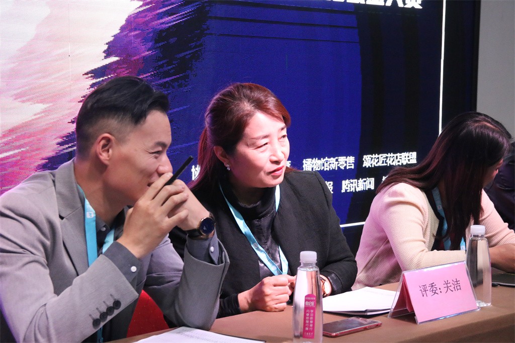 博思花艺婚庆教育，婚庆培训，花艺培训，插花培训，花艺师培训，主持人培训，商务主持人培训，花店运营培训，花店全系统营销，小白开花店，小白学主持，金玺棠婚庆酒店，金玺棠总部，郑州金麻雀教育科技有限公司