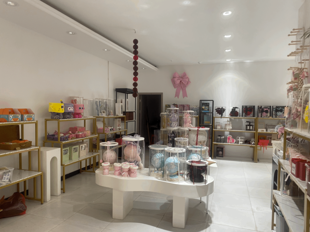 博思花艺婚庆教育，婚庆培训，花艺培训，插花培训，花艺师培训，主持人培训，商务主持人培训，花店运营培训，花店全系统营销，小白开花店，小白学主持，金玺棠婚庆酒店，金玺棠总部，郑州金麻雀教育科技有限公司