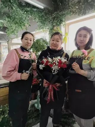 博思花艺婚庆教育，婚庆培训，花艺培训，插花培训，花艺师培训，主持人培训，商务主持人培训，花店运营培训，花店全系统营销，小白开花店，小白学主持，金玺棠婚庆酒店，金玺棠总部，郑州金麻雀教育科技有限公司