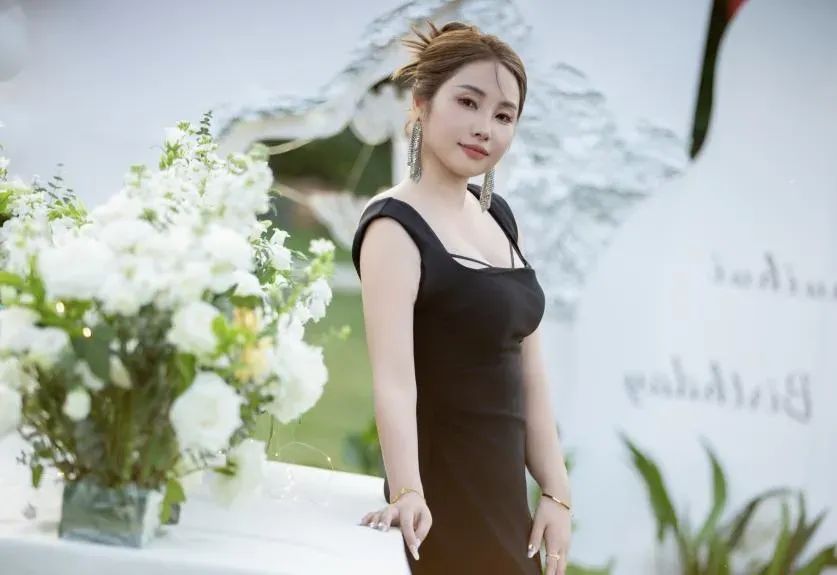 博思花艺婚庆教育，婚庆培训，花艺培训，插花培训，花艺师培训，主持人培训，商务主持人培训，花店运营培训，花店全系统营销，小白开花店，小白学主持，金玺棠婚庆酒店，金玺棠总部，郑州金麻雀教育科技有限公司