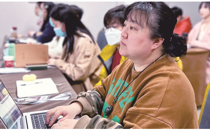 艳子-黑龙江 佳木斯-花田间鲜花